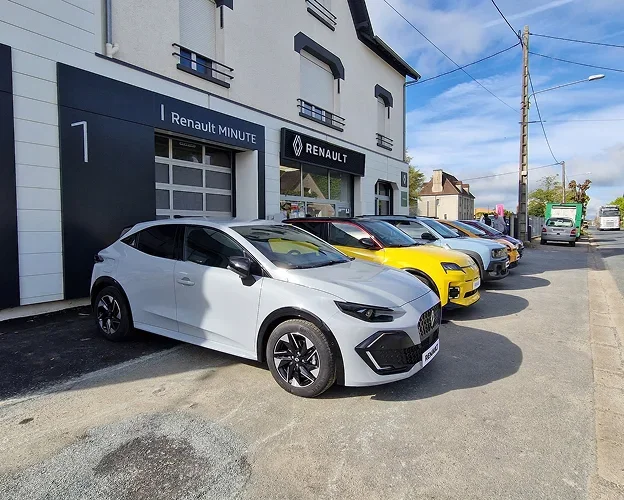 voitures Renault Dacia disponibles au Garage du Centre à Dun-Le-Palestel (23)
