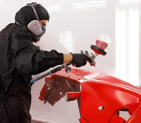 travaux de peinture automobile dans le Garage du Centre